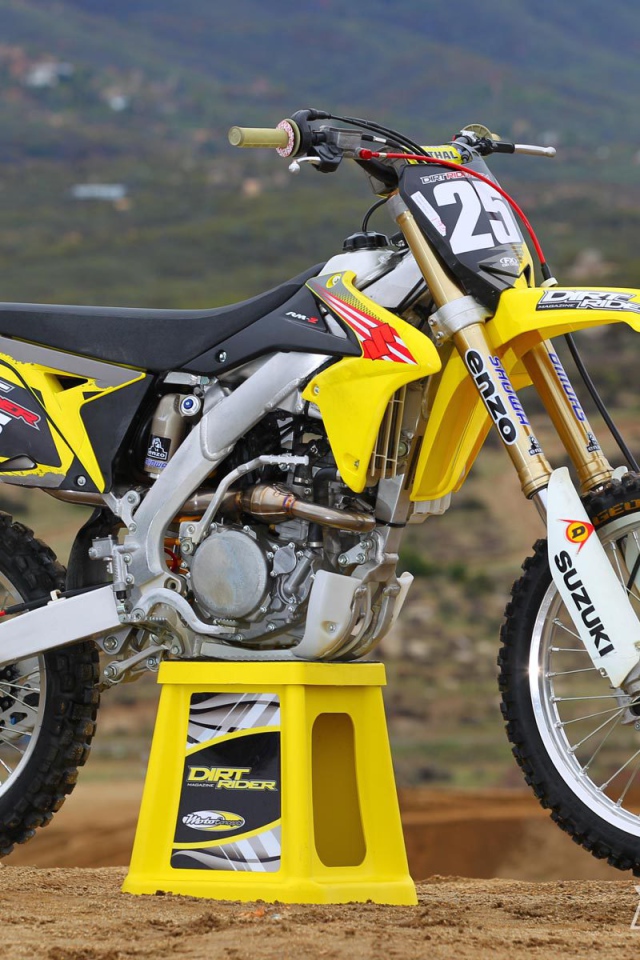Красивый мотоцикл Suzuki RM-Z 250