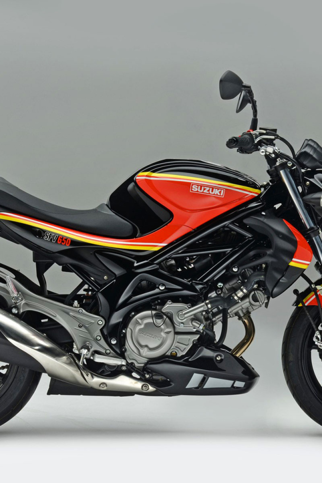 Красивый мотоцикл Suzuki SFV 650
