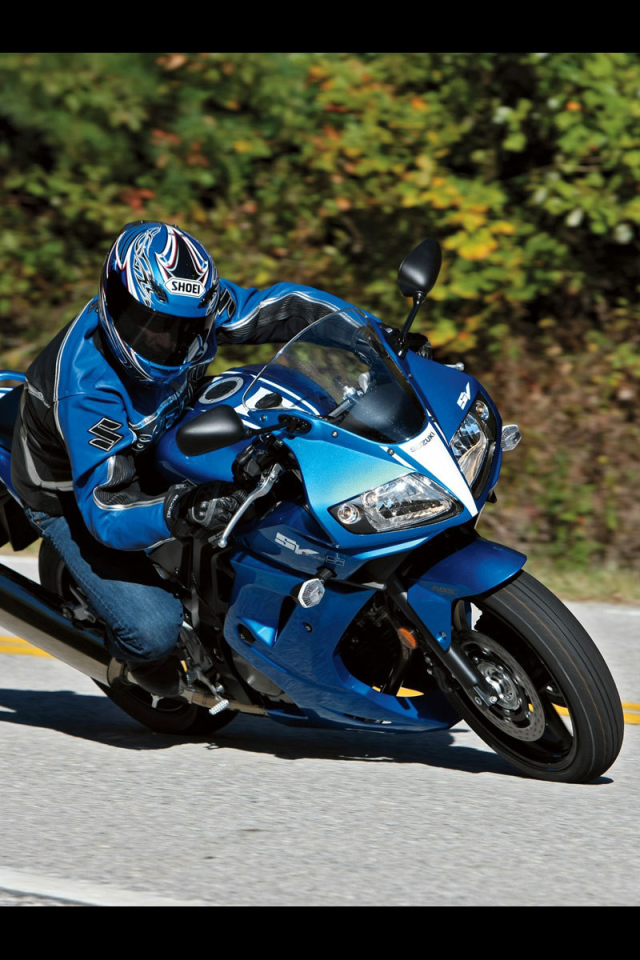 Красивый мотоцикл Suzuki SV 650 S