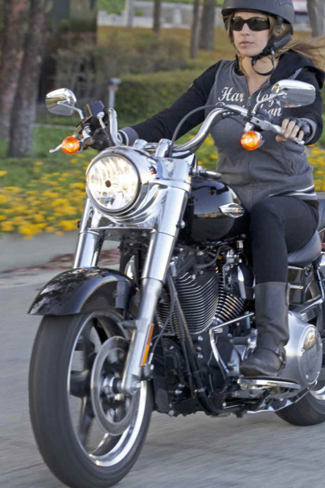 Красивый мотоцикл в москве Harley-Davidson Dyna Switchback