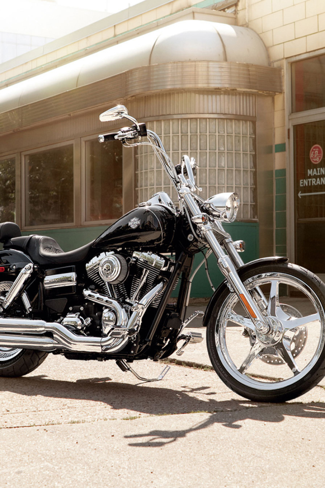 Красивый мотоцикл в москве Harley-Davidson Dyna Switchback