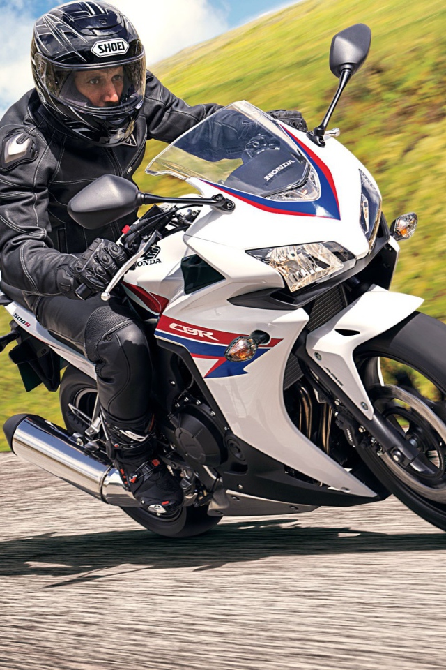 Красивый мотоцикл в москве Honda CBR 500 R