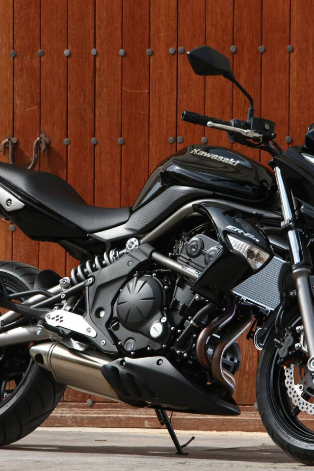 Красивый мотоцикл в москве Kawasaki ER-6n