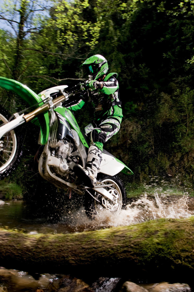 Красивый мотоцикл в москве Kawasaki KLX 450 R
