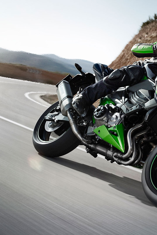 Красивый мотоцикл в москве Kawasaki Z 800