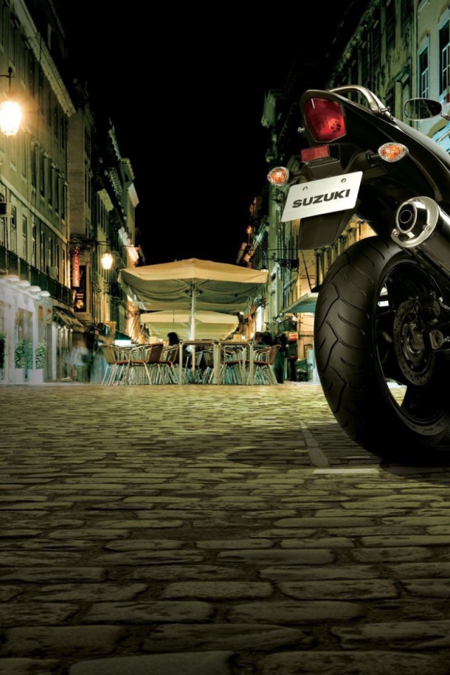 Красивый мотоцикл в москве Suzuki  GSF 1250 S