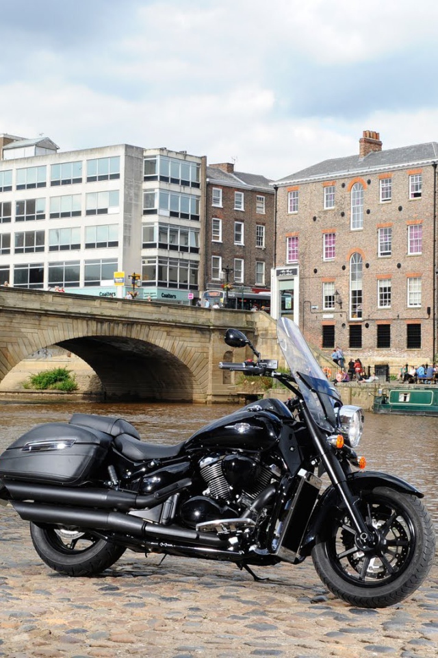 Красивый мотоцикл в москве Suzuki  Intruder C1500T