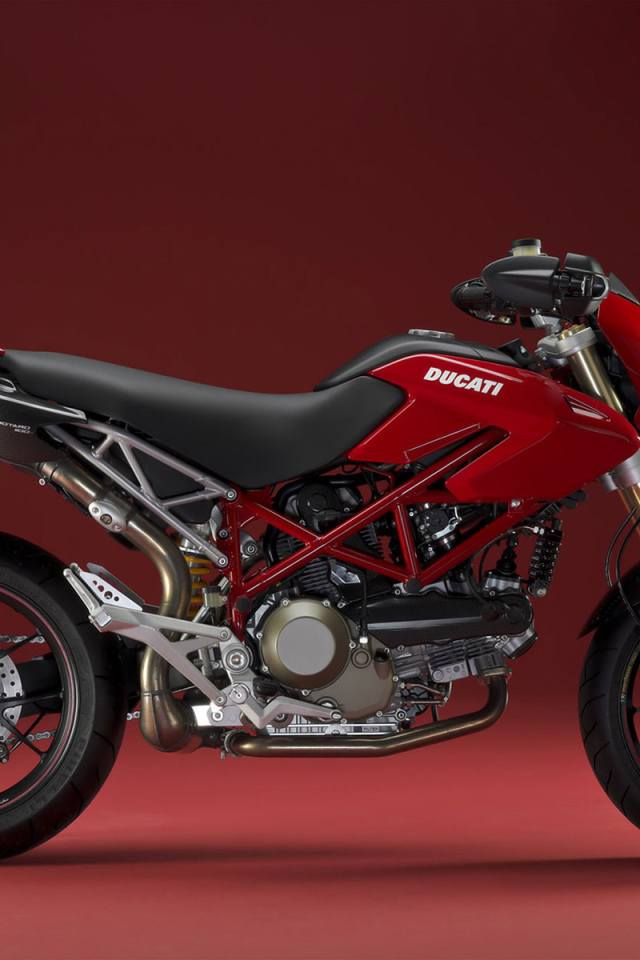 Мотоцикл модели Ducati Hypermotard