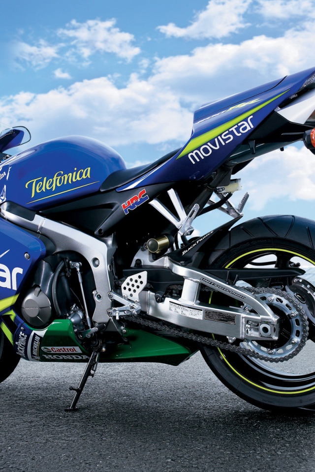 Мотоцикл модели Honda CBR 600 RR