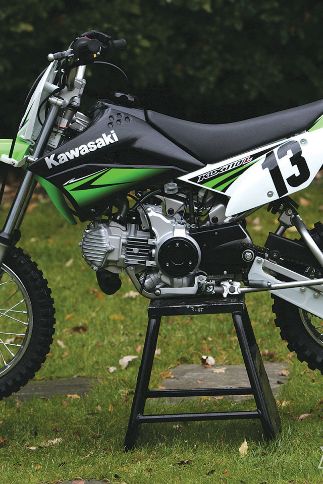 Мотоцикл модели Kawasaki KLX 125