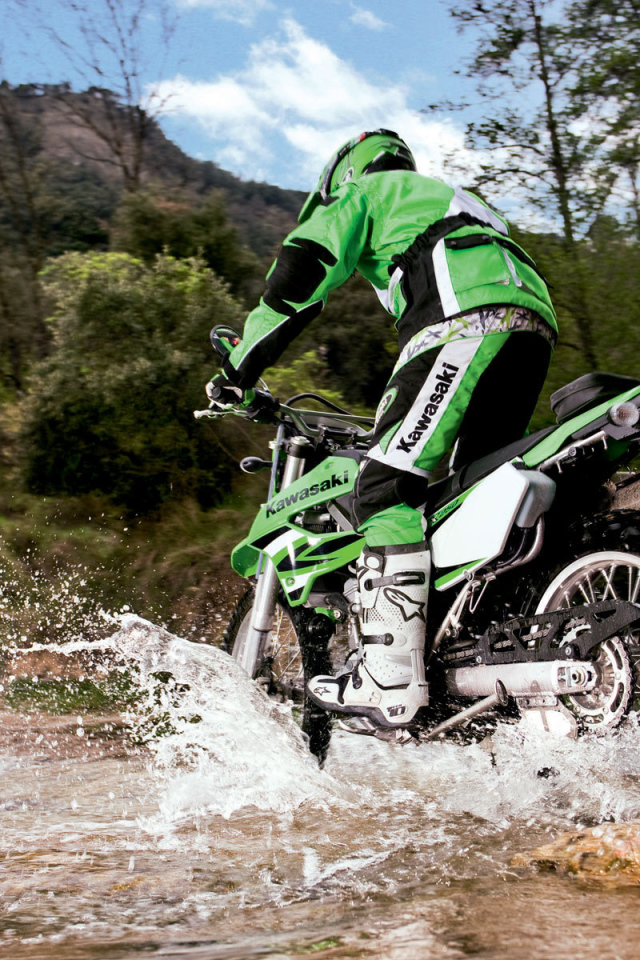 Мотоцикл модели Kawasaki KLX 250
