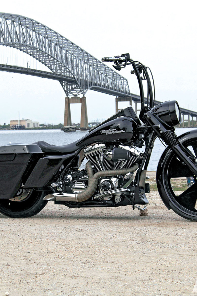 Быстрый мотоцикл Harley-Davidson Road King Anniversary Edition