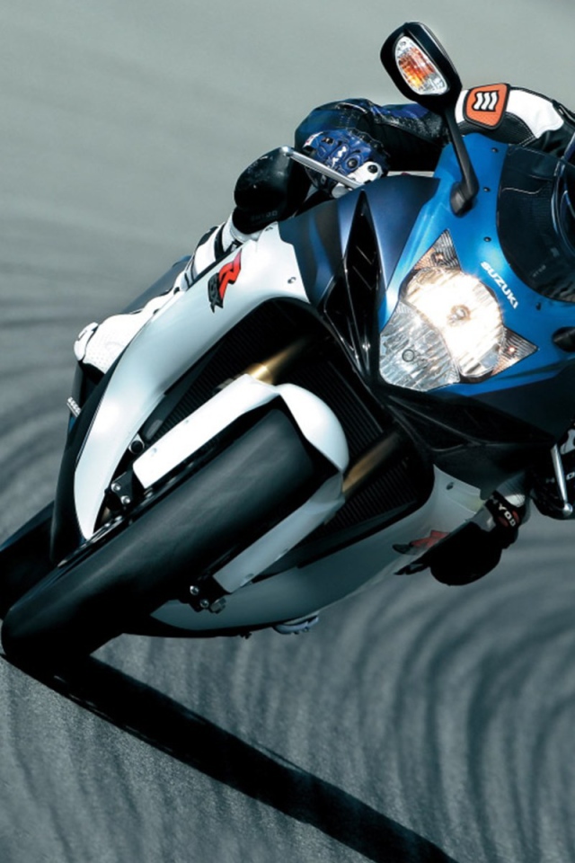 Быстрый мотоцикл Suzuki GSX-R 750