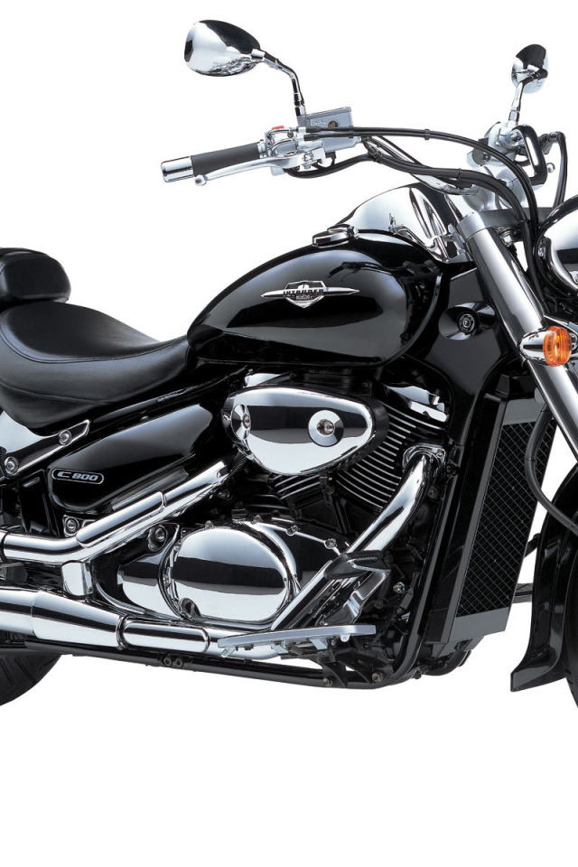 Быстрый мотоцикл Suzuki Intruder C800C