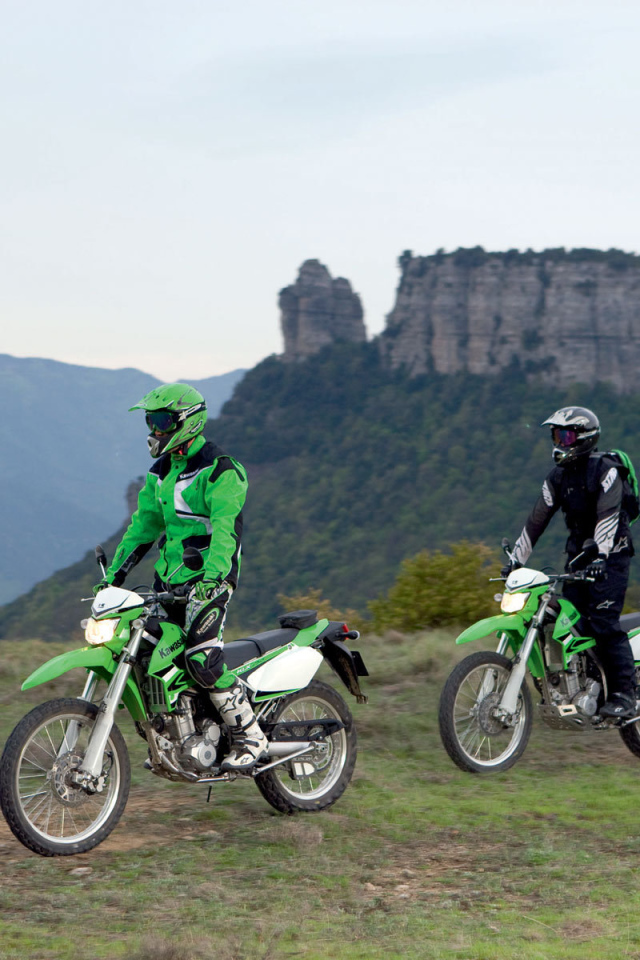 Быстрый мотоцикл Kawasaki KLX 250