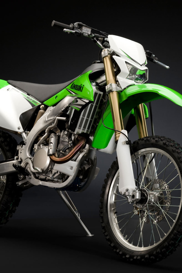 Быстрый мотоцикл Kawasaki KLX 450 R