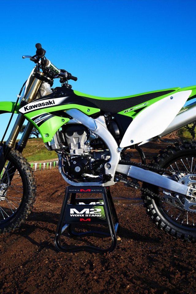 Быстрый мотоцикл Kawasaki KX 450 F