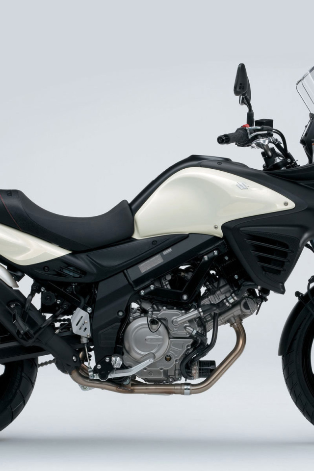 Быстрый мотоцикл Suzuki V-Storm 650 ABS