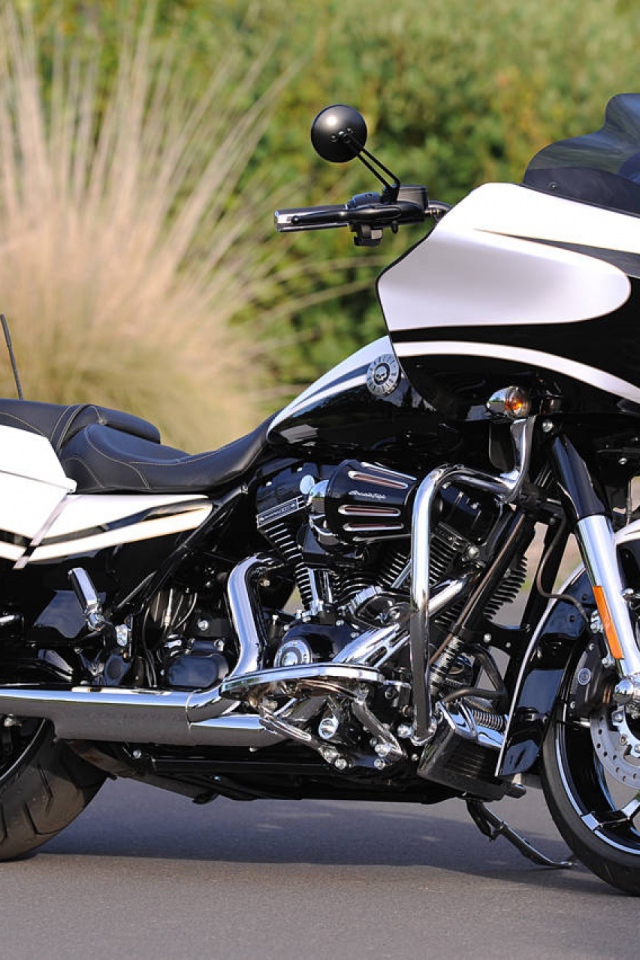 Невероятный мотоцикл Harley-Davidson CVO Road Glide Custom