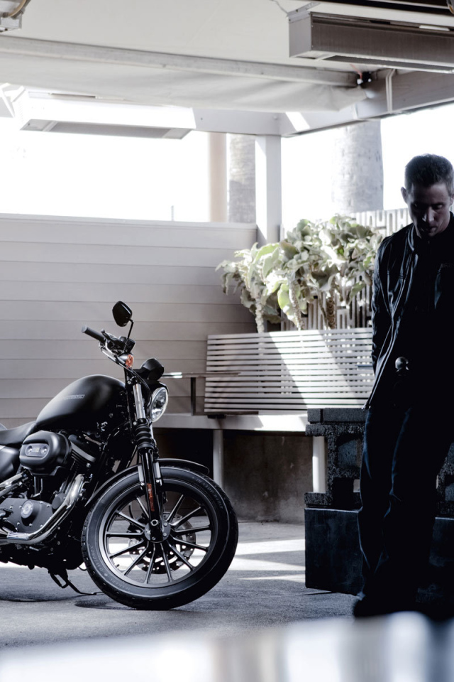 Невероятный мотоцикл Harley-Davidson XL 883N Sportster Iron