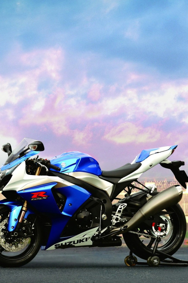 Невероятный мотоцикл Suzuki  GSX 1300 R