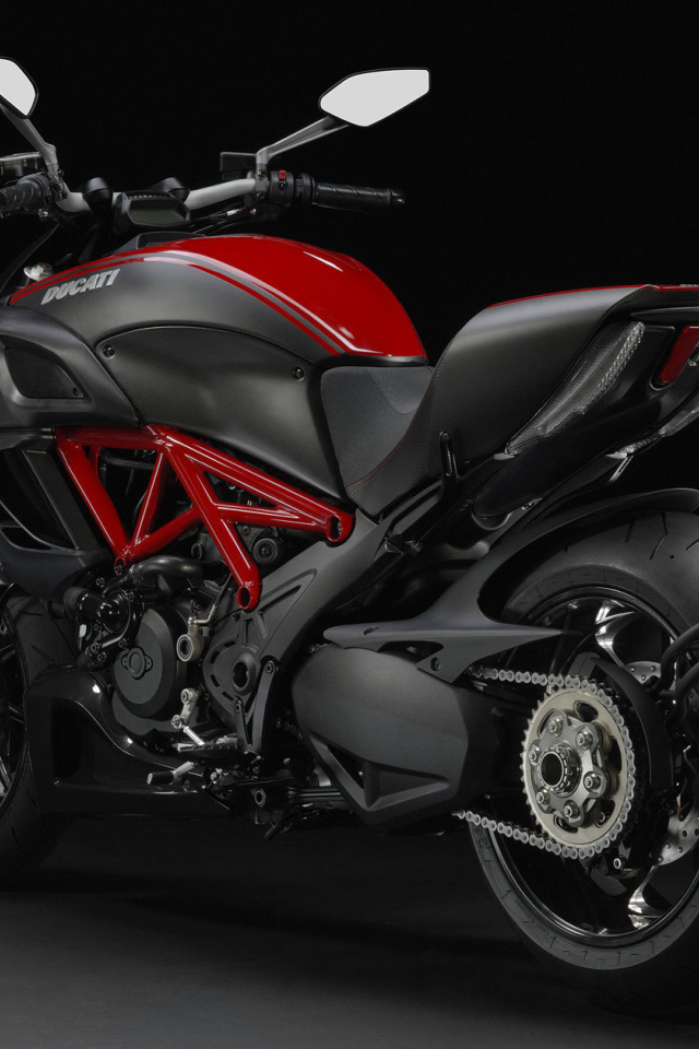 Невероятно быстрый мотоцикл Ducati Diavel