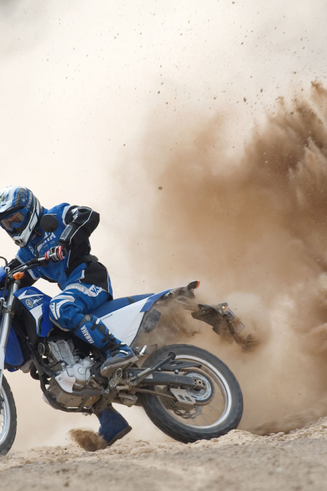 Невероятно быстрый мотоцикл Suzuki DR 200 SE