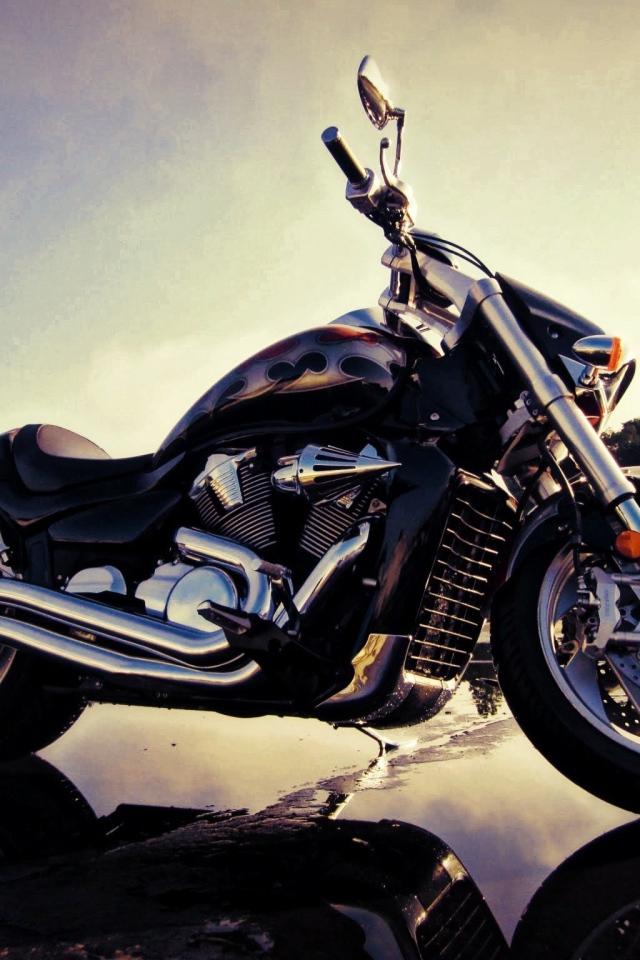 Невероятно быстрый мотоцикл Suzuki Intruder C800C