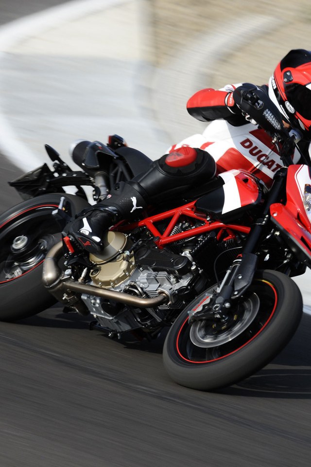 Невероятно быстрый мотоцикл Ducati Hypermotard SP