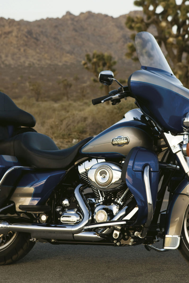 Невероятно быстрый мотоцикл Harley-Davidson CVO Electra Glide Ultra Classic