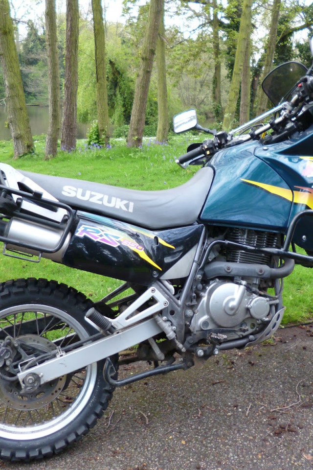Мотоцикл Suzuki модели DR 650 SE