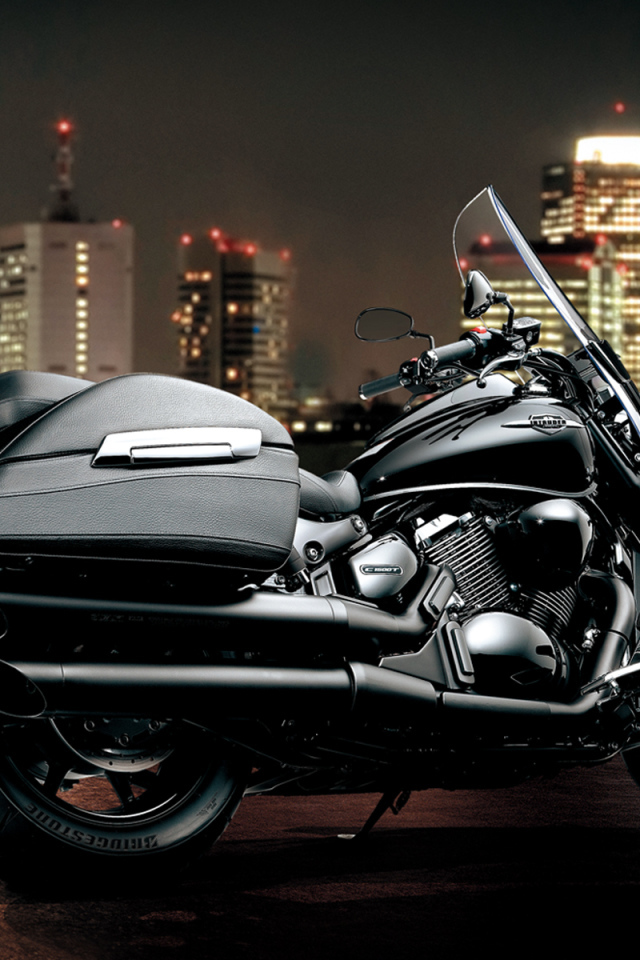 Мотоцикл Suzuki модели  Intruder C1500T