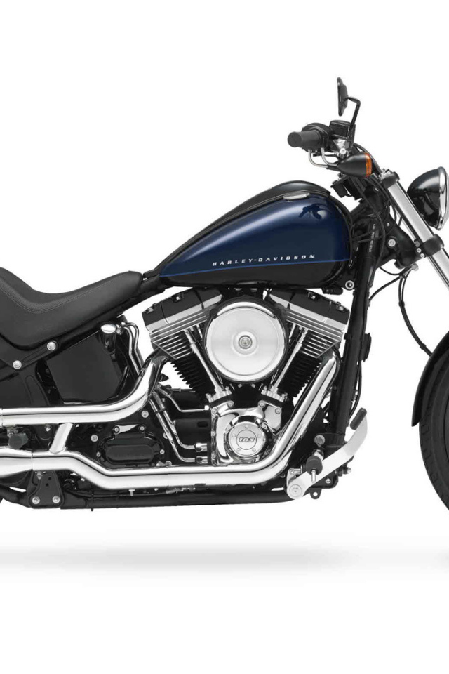 Мотоцикл модели Harley-Davidson Softail Blackline