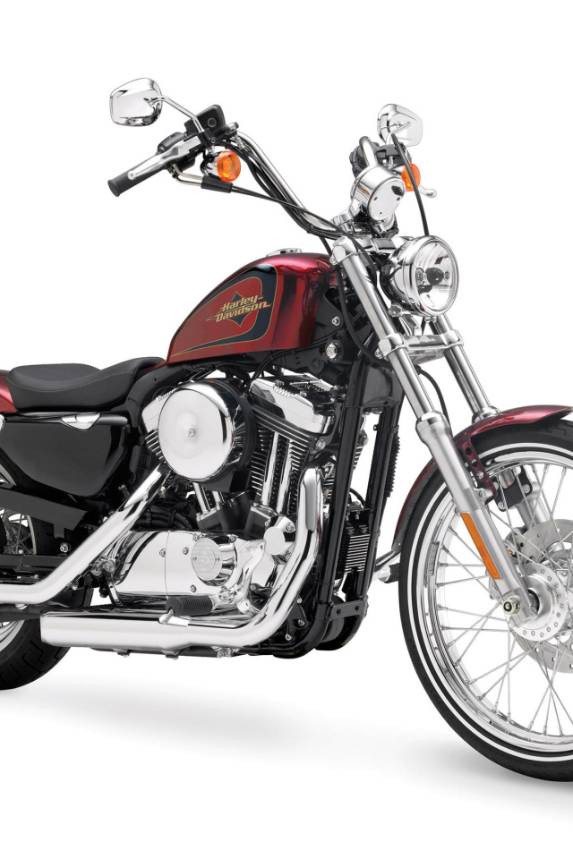 Мотоцикл модели Harley-Davidson XL 1200V Sportster Seventy-Two