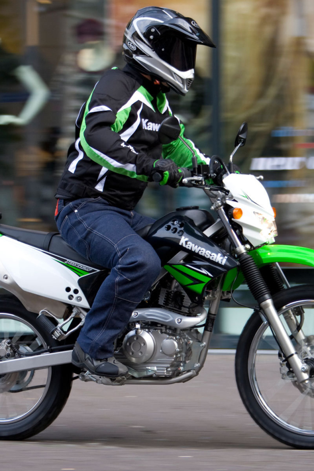 Новый мотоцикл Kawasaki KLX 125