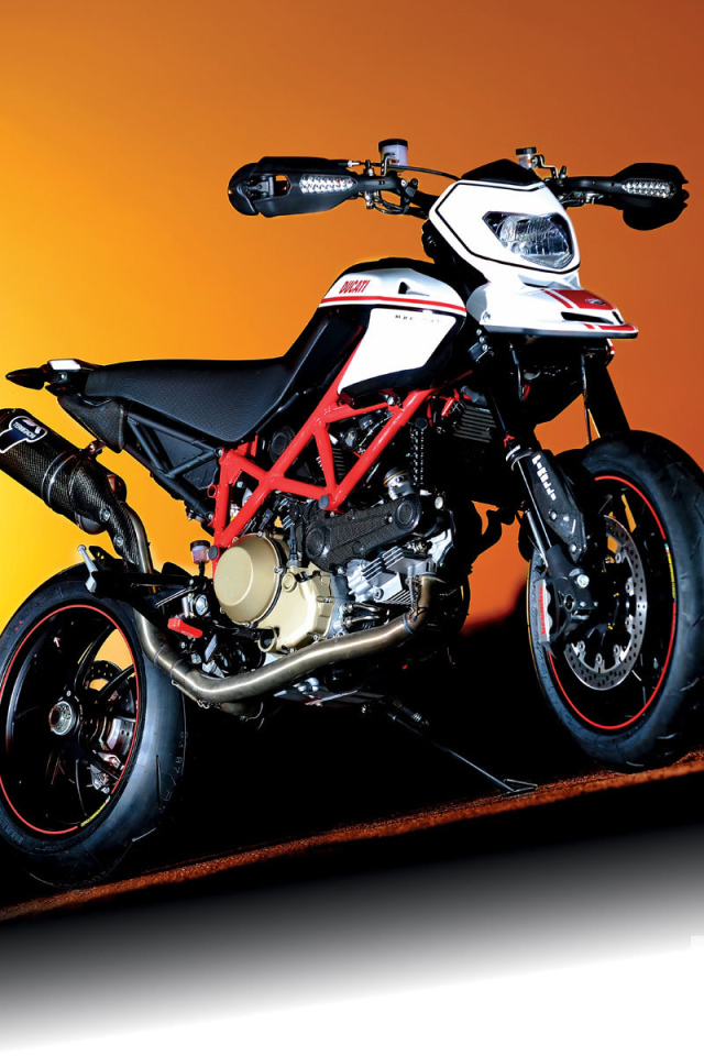 Новый мотоцикл Ducati Hypermotard SP