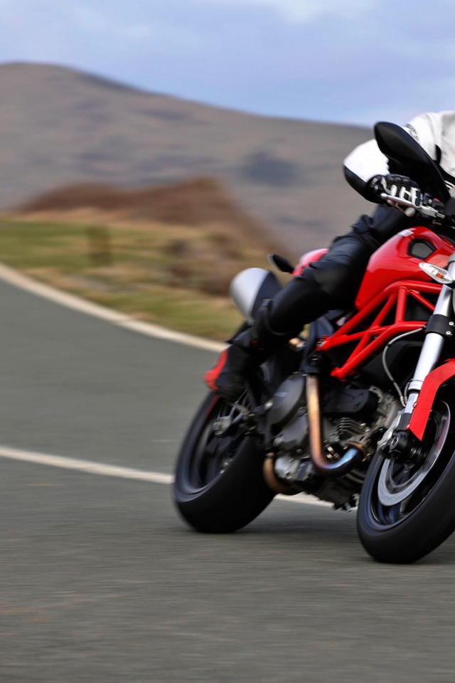 Новый мотоцикл Ducati Monster 1200