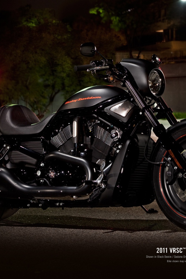 Новый мотоцикл на дороге Harley-Davidson Night Rod Special