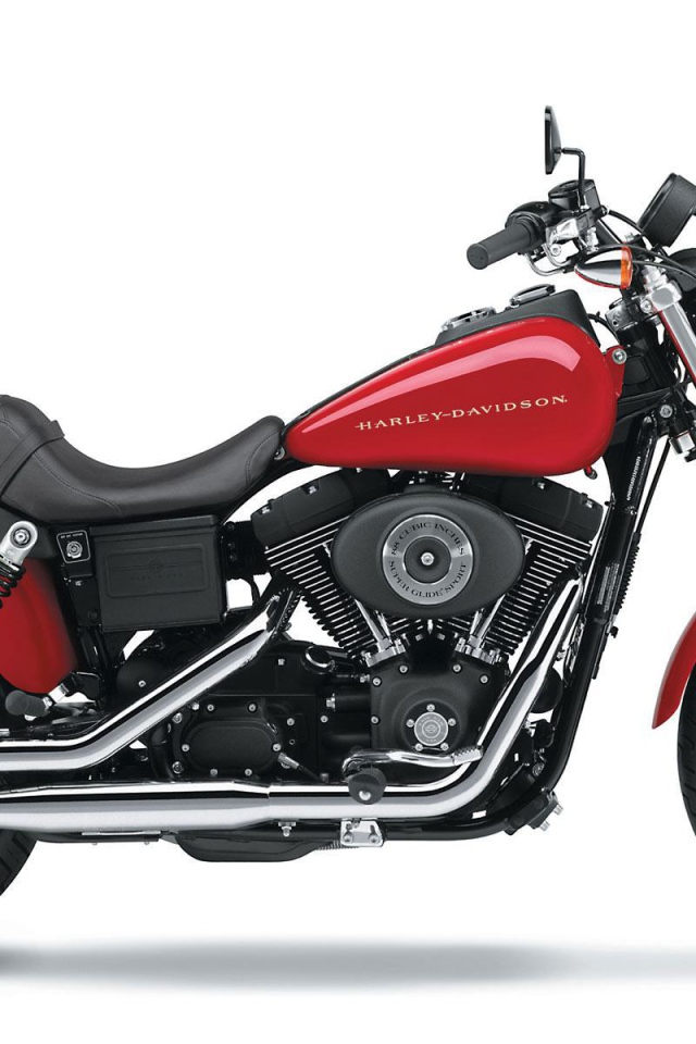 Новый мотоцикл на дороге Suzuki  GSF 1250 S