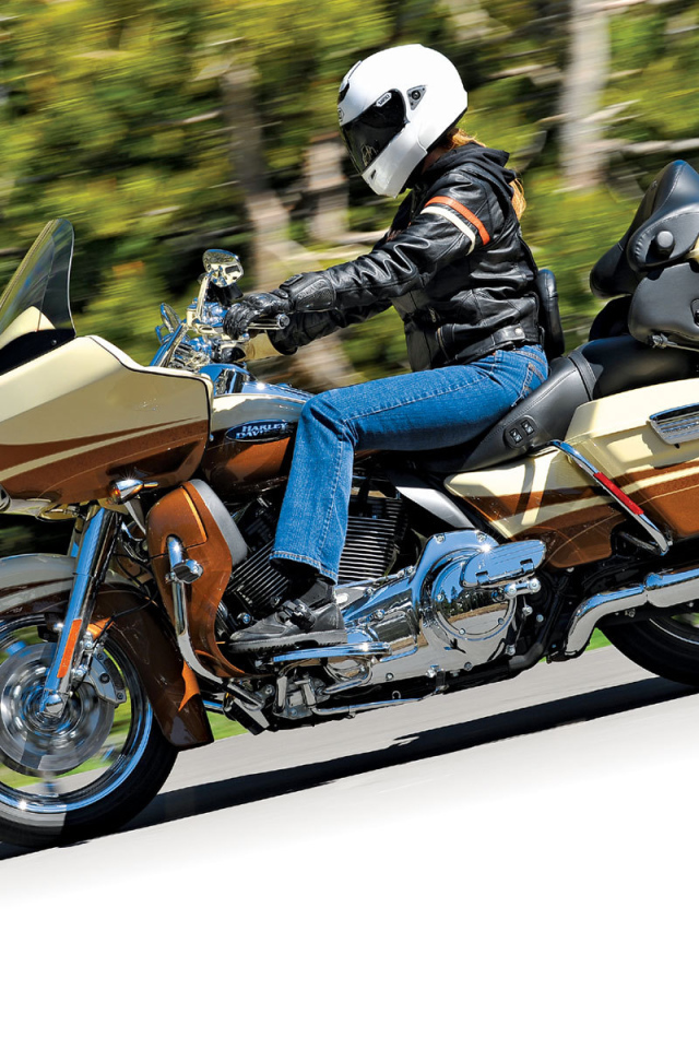 Новый мотоцикл Harley-Davidson CVO Road Glide Custom