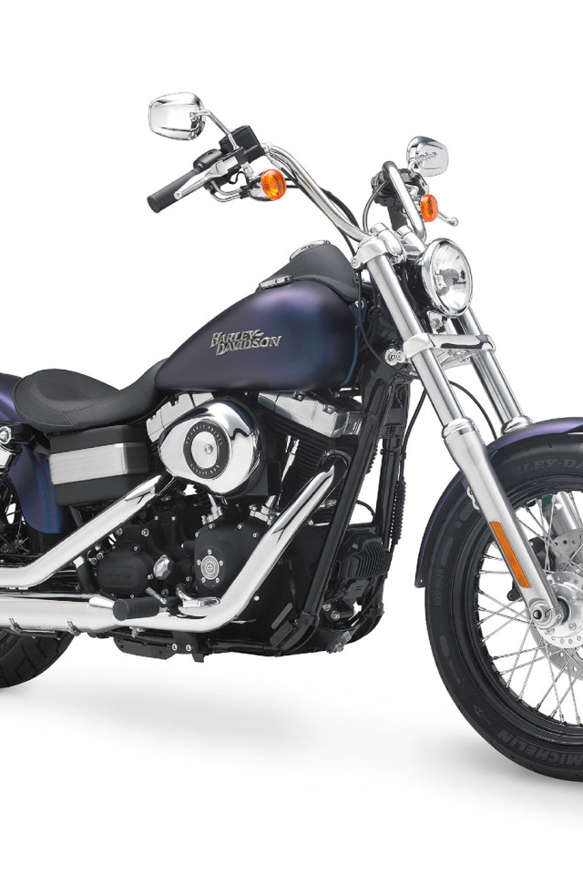 Новый мотоцикл Harley-Davidson Dyna Street Bob