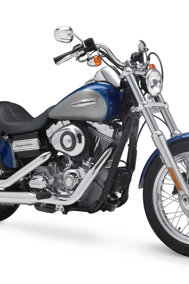 Новый мотоцикл Harley-Davidson Dyna Super Glide Custom
