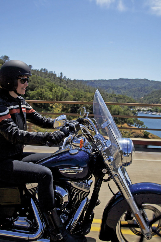 Новый мотоцикл Harley-Davidson Dyna Switchback