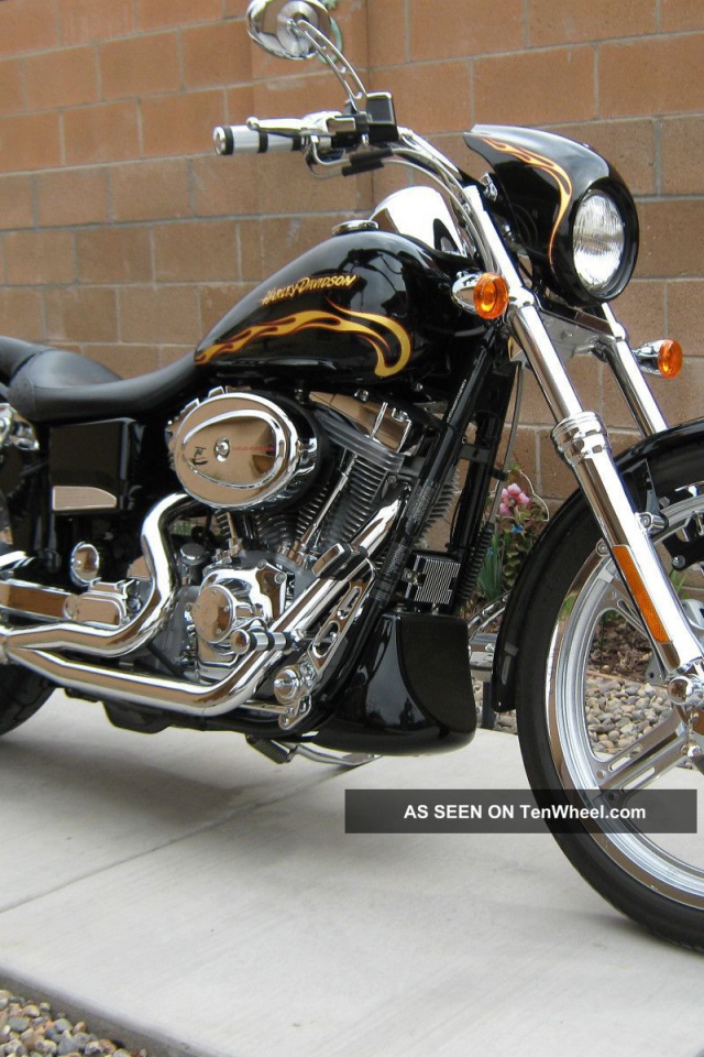 Новый мотоцикл Harley-Davidson Dyna Switchback