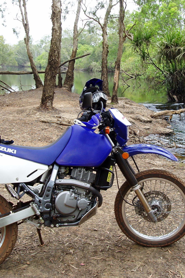 Новый надежный мотоцикл Suzuki DR 650 SE