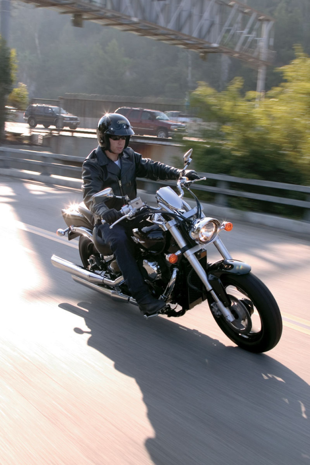 Новый надежный мотоцикл Suzuki Intruder M800