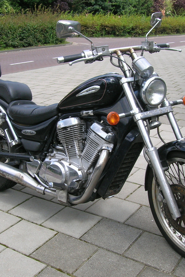 Новый надежный мотоцикл Suzuki Marauder 125