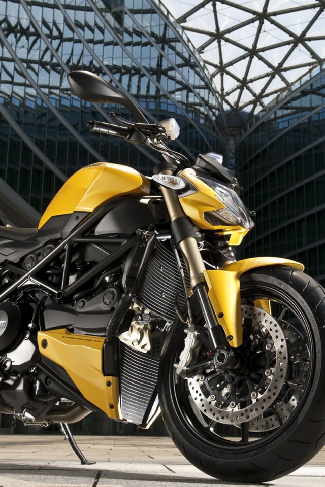 Новый надежный мотоцикл Ducati Streetfighter 848