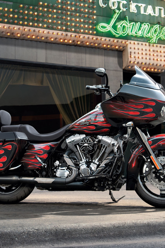 Новый надежный мотоцикл Harley-Davidson CVO Road Glide Custom