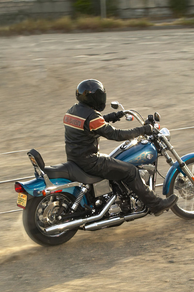 Новый надежный мотоцикл Harley-Davidson Dyna Switchback